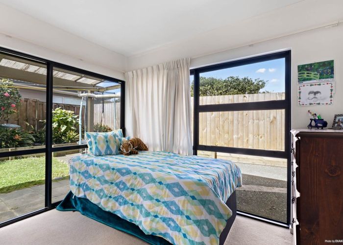  at 2/84 Prince Regent Drive, Half Moon Bay, Manukau City, Auckland