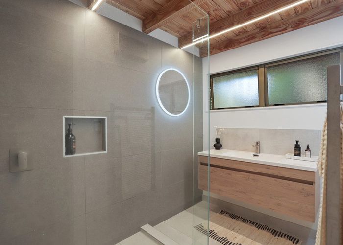  at 183 Laingholm Drive, Laingholm, Waitakere City, Auckland