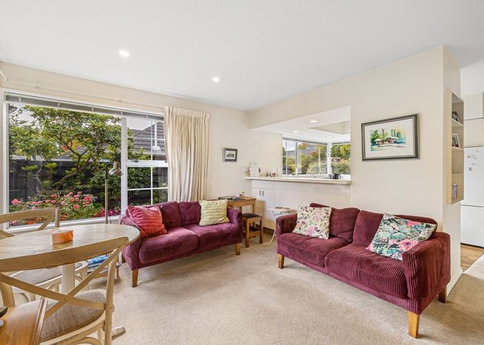  at 2/27 Hamilton Avenue, Ilam, Christchurch