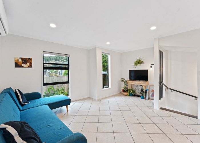  at 7 Barnea Circle, Glen Eden, Waitakere City, Auckland