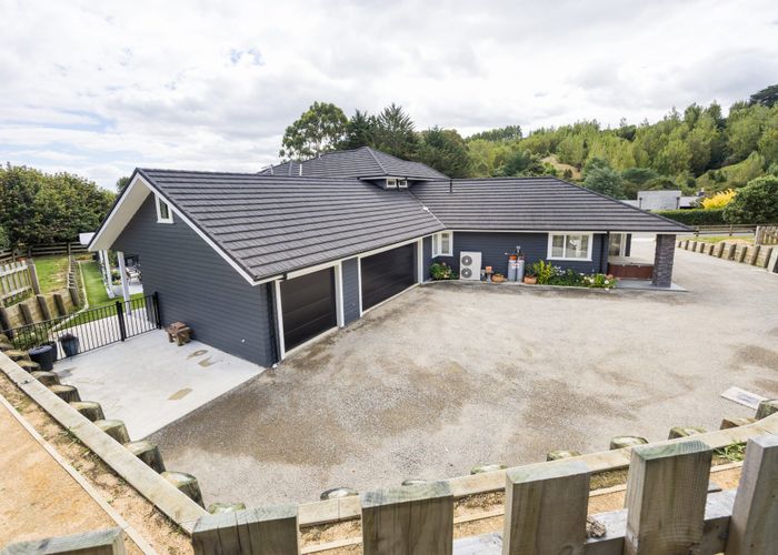  at 82 Kingsdale Park Drive, Aokautere, Palmerston North, Manawatu / Whanganui