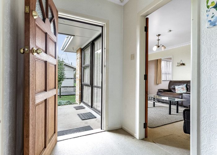  at 30 Bruce Avenue, Glenview, Hamilton