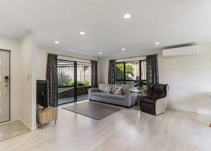  at 8 Frank Bunce Grove, Flat Bush, Auckland