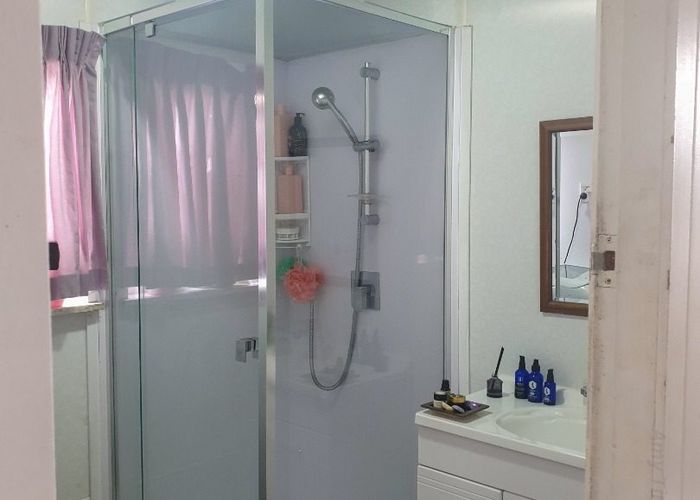  at 9 Harris Road, Mount Wellington, Auckland City, Auckland