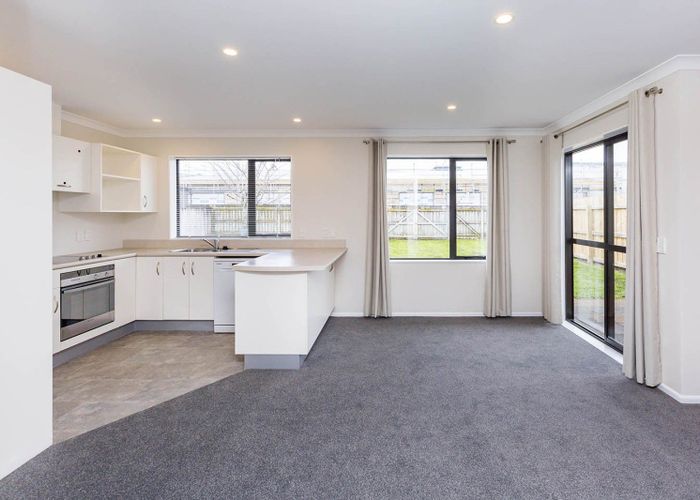  at 6c Savage Crescent, Ebdentown, Upper Hutt, Wellington