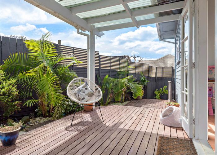  at 19 Hill Road, Papatoetoe, Auckland