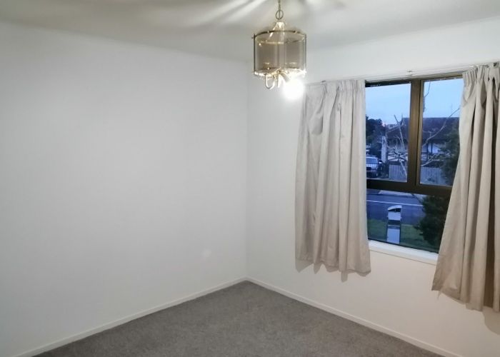  at 12 St Catherine Crescent, West Harbour, Waitakere City, Auckland