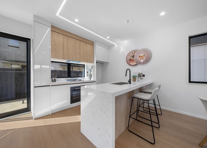  at 5/32 Bradbury Road, Botany Downs, Manukau City, Auckland
