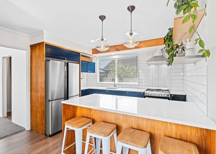  at 37 Oakley Crescent, Hornby, Christchurch