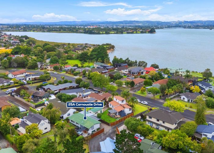  at 2/6 Oakmont Place, Wattle Downs, Manukau City, Auckland