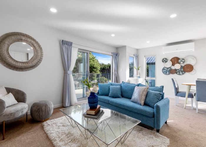  at 33 Bight Road, Long Bay, Auckland