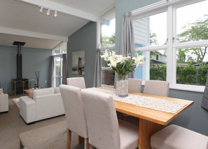  at 40 Garden Heights Avenue, Glenview, Hamilton