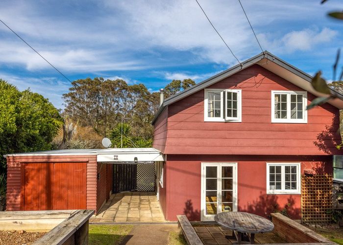  at 13 Totara Road, Onetangi, Waiheke Island, Auckland