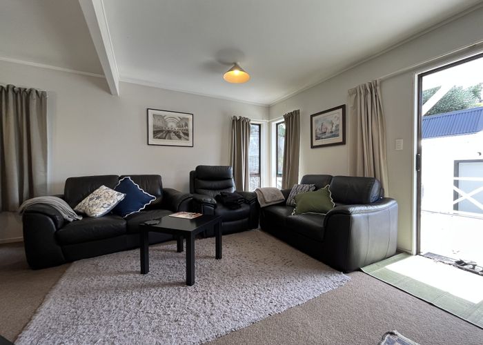  at 4B Woodbine Avenue, Greenlane, Auckland City, Auckland