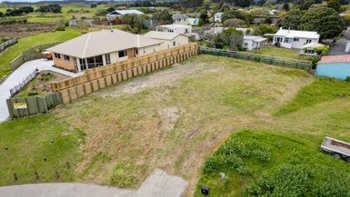 at 25 Seagrass Place, Otaki Beach, Otaki