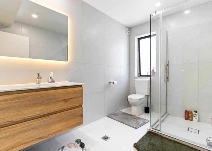  at 4/113 Boundary Road, Blockhouse Bay, Auckland City, Auckland