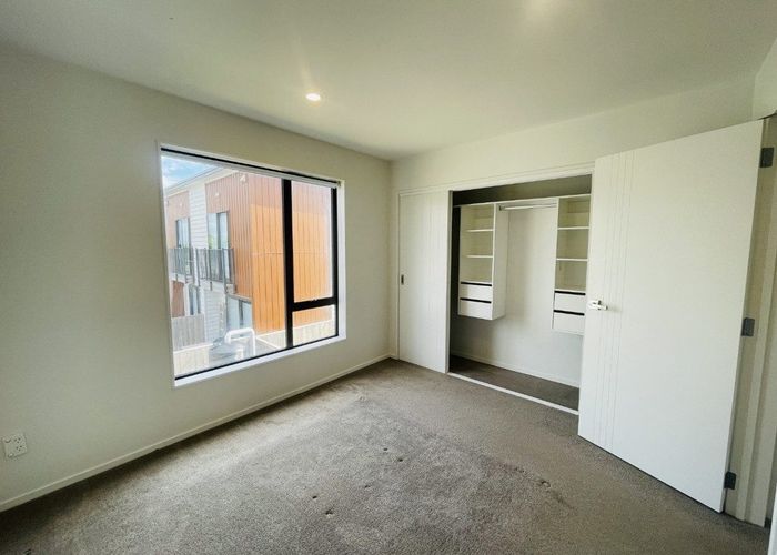  at 9/1 Sylvan Crescent, Te Atatu South, Waitakere City, Auckland