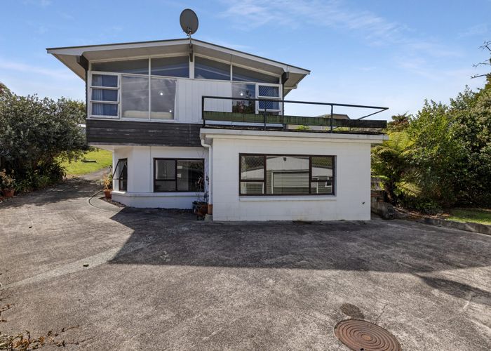  at 40 Crystal Avenue, Glendene, Auckland