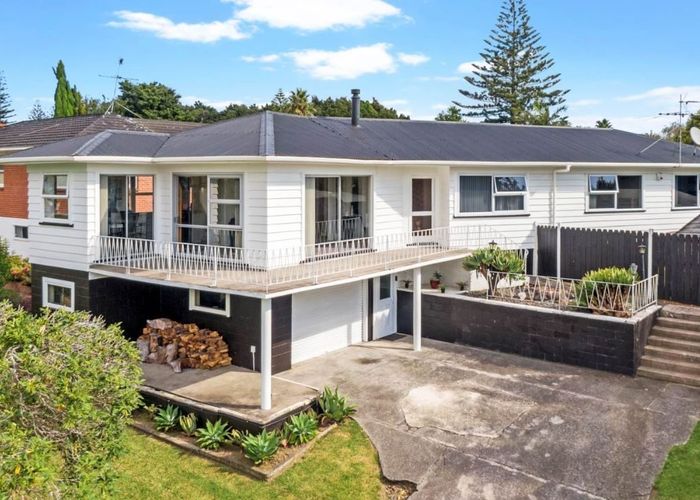  at 7 Lawrence Crescent, Hill Park, Manukau City, Auckland