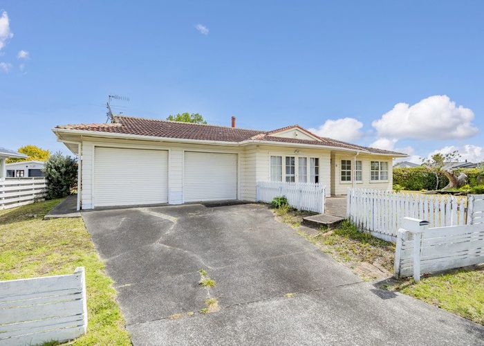  at 2 Tupaki Place, Pakuranga Heights, Auckland