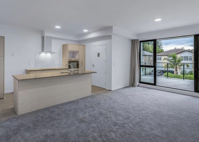  at 19/11 Carlos Drive, Flat Bush, Manukau City, Auckland