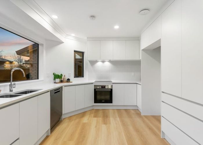  at 18A Bushlands Park Drive, Albany, North Shore City, Auckland