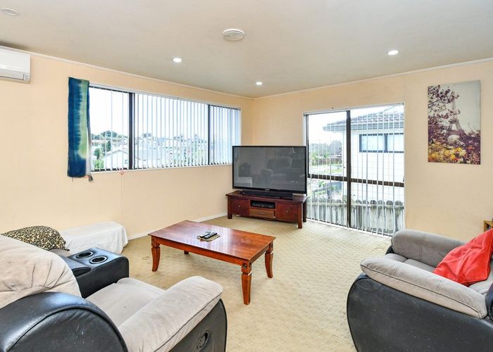  at 1/19 Silver Creek Road, Weymouth, Auckland