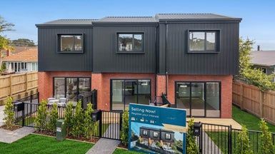  at 3/97 Atkinson Road, Titirangi, Auckland