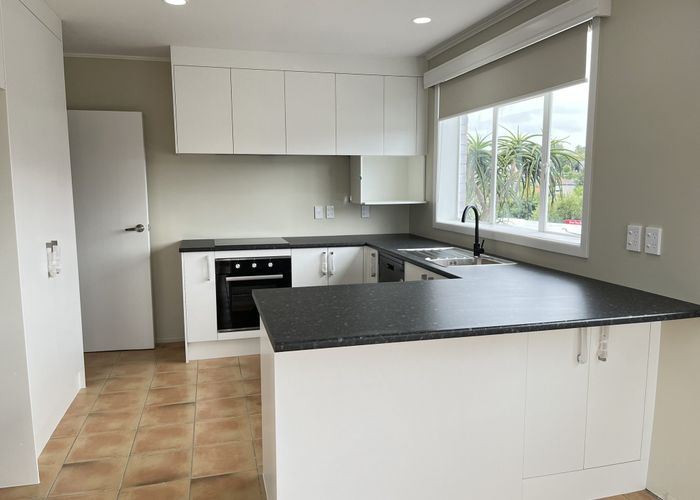  at 524 East Coast Road, Mairangi Bay, North Shore City, Auckland