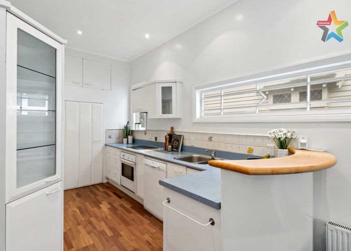  at 15 PURIRI ST , WOBURN, LOWER HUTT