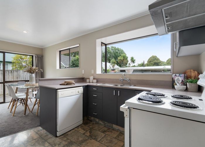  at 2/52 Truman Road, Bryndwr, Christchurch City, Canterbury