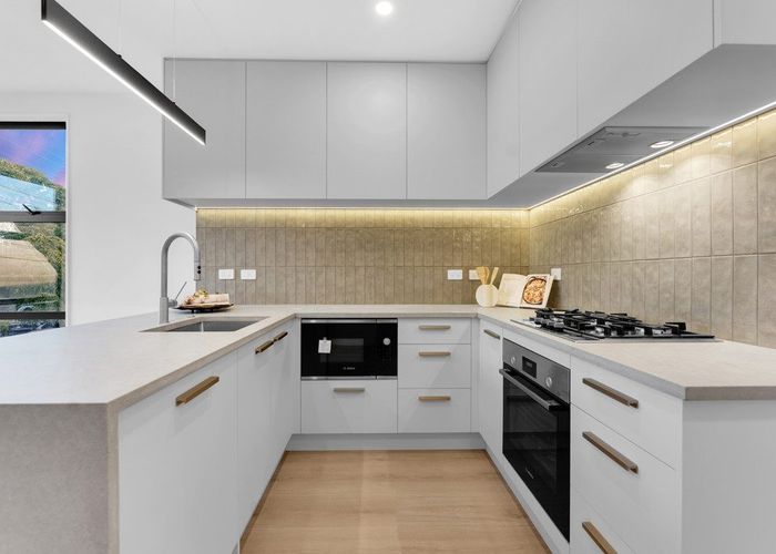  at 2-7/1 Waiohua Road, Greenlane, Auckland City, Auckland