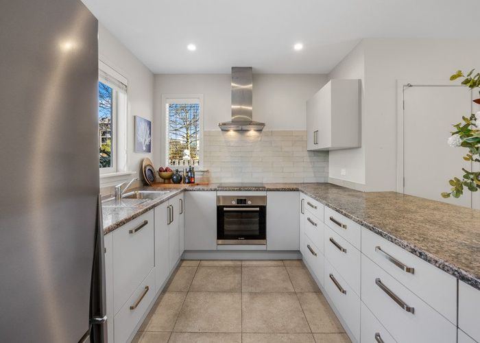  at 1/89 Carlton Mill Road, Merivale, Christchurch City, Canterbury