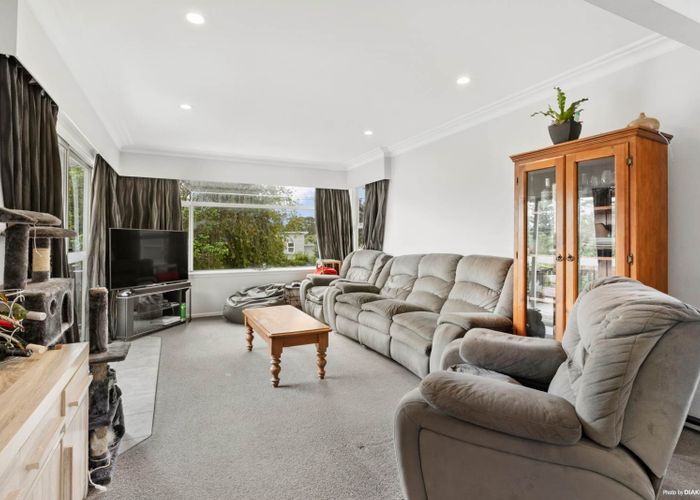  at 66 Cliff View Drive, Green Bay, Auckland