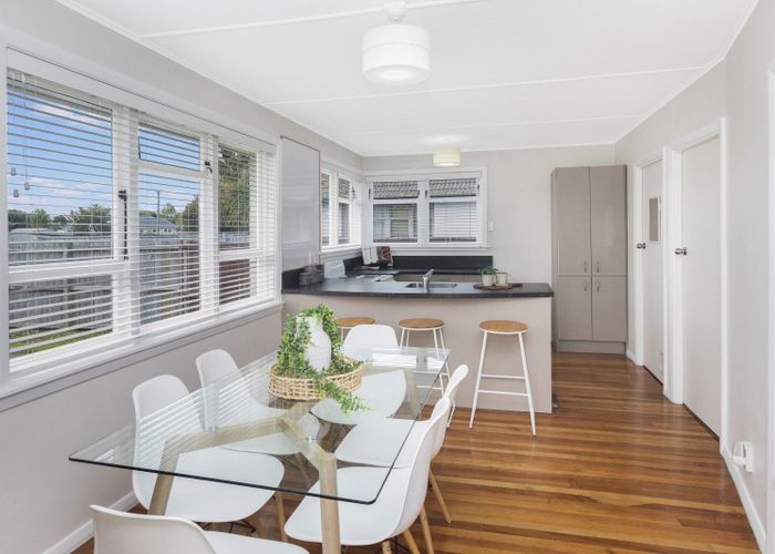  at 142 Grahams Road, Burnside, Christchurch