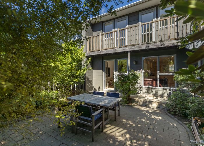 at 4/100 Papanui Road, Merivale, Christchurch City, Canterbury