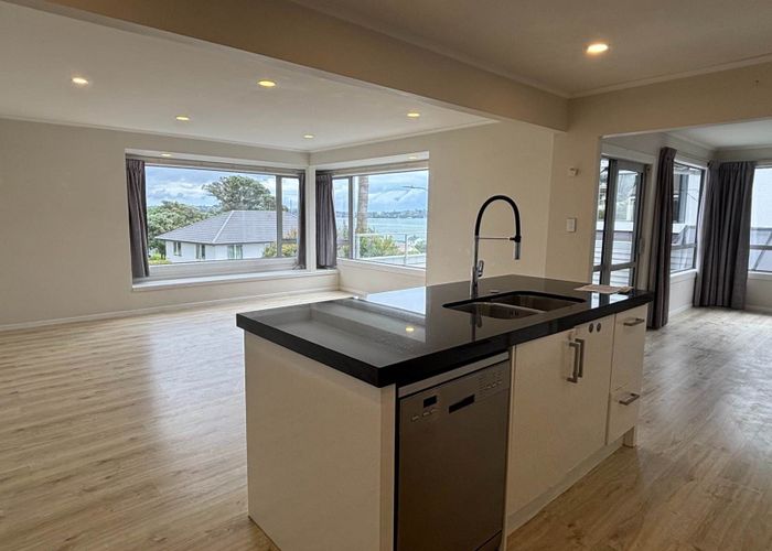  at 1/170 Bucklands Beach Road, Bucklands Beach, Manukau City, Auckland