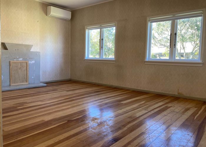  at 9 Mount Roskill Road, Mount Roskill, Auckland