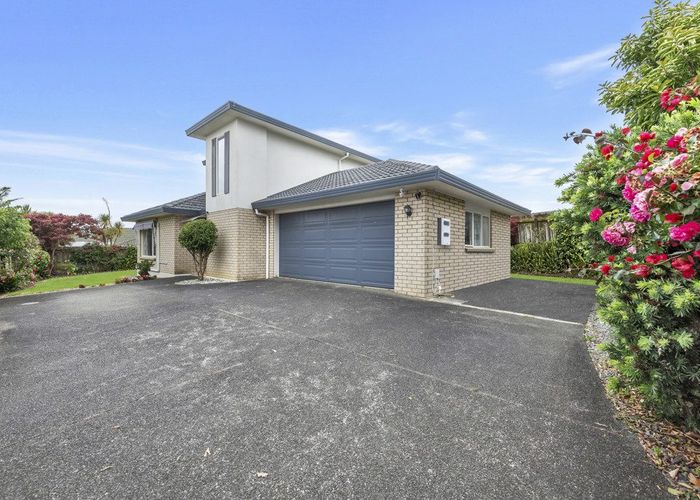  at 6 Moycullien Lane, East Tamaki Heights, Auckland