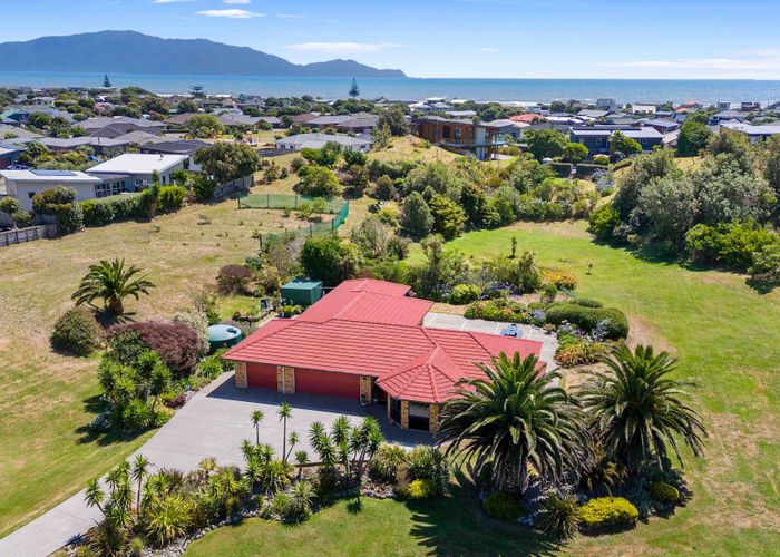  at 47 Rutherford Drive, Waikanae Beach, Waikanae