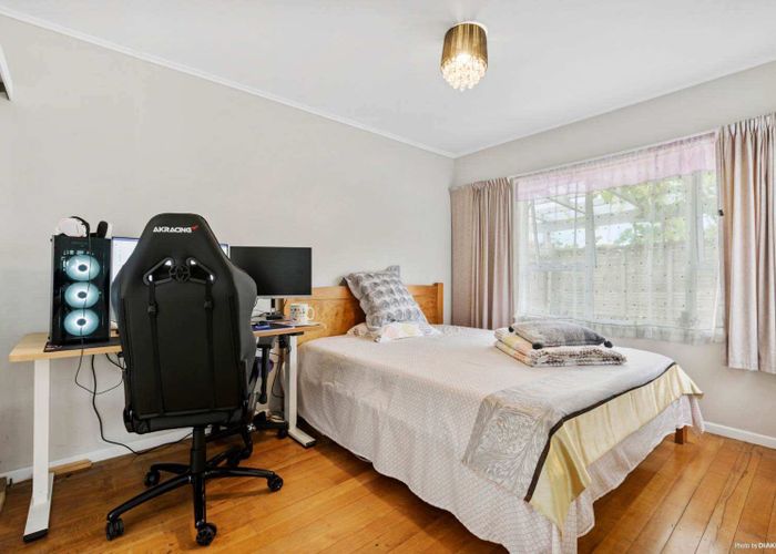  at 1/56 Roberts Road, Glenfield, North Shore City, Auckland