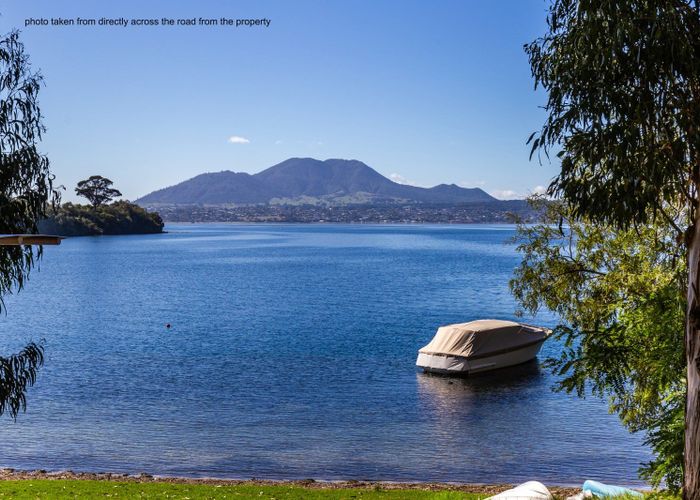  at 20 Ewing Grove, Acacia Bay, Taupo