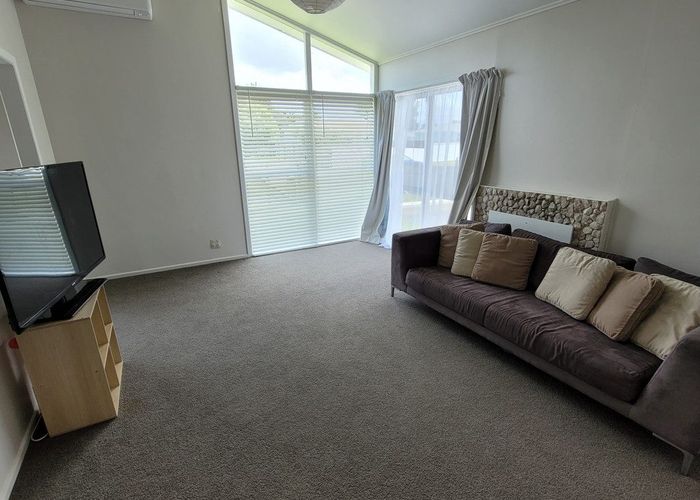  at 9 Brennan Avenue, Te Atatu Peninsula, Waitakere City, Auckland