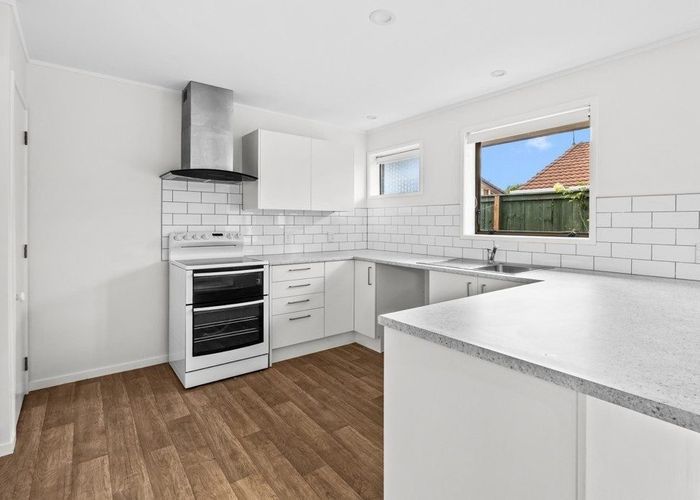  at 1/6 Annette Avenue, Te Atatu South, Waitakere City, Auckland