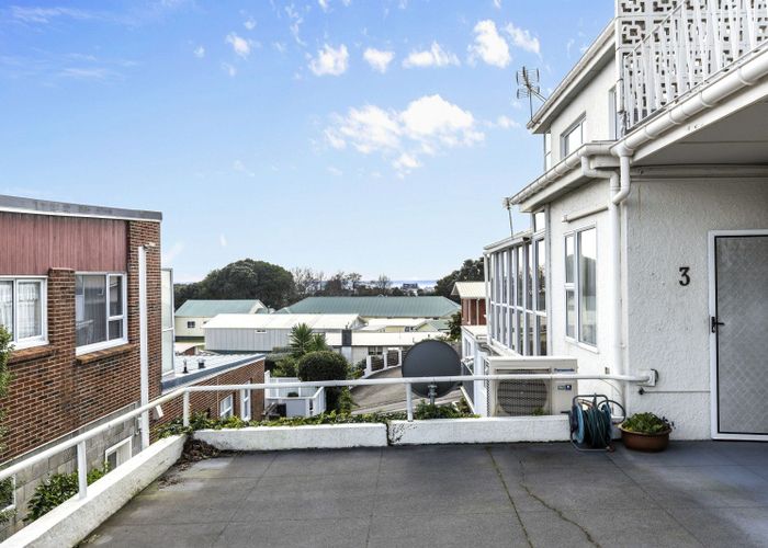  at 3/422 Devon Street West, Lynmouth, New Plymouth, Taranaki
