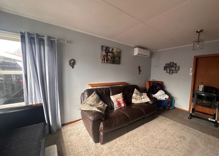  at 33 Mountbatten Grove, Clouston Park, Upper Hutt, Wellington