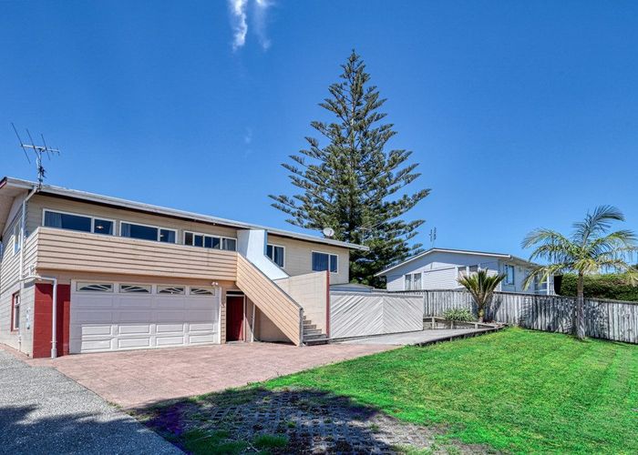  at 46 Farquhar Road, Glendene, Waitakere City, Auckland