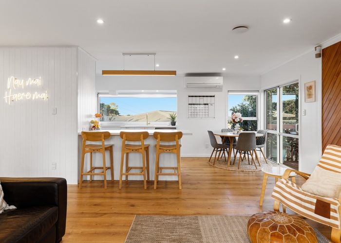  at 14 Camelot Place, Glenfield, North Shore City, Auckland