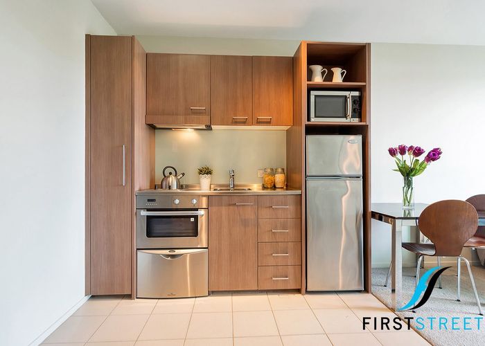  at 302/85 Beach Road, Auckland Central, Auckland