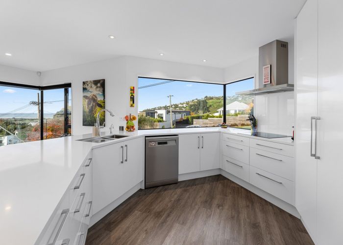  at 2/60 Moncks Spur Road, Redcliffs, Christchurch